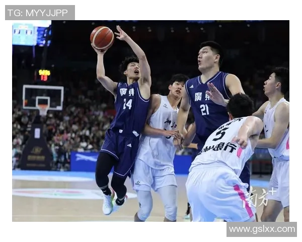 广州队迎战强敌 力争主场胜利 持续冲击联赛冠军争夺战