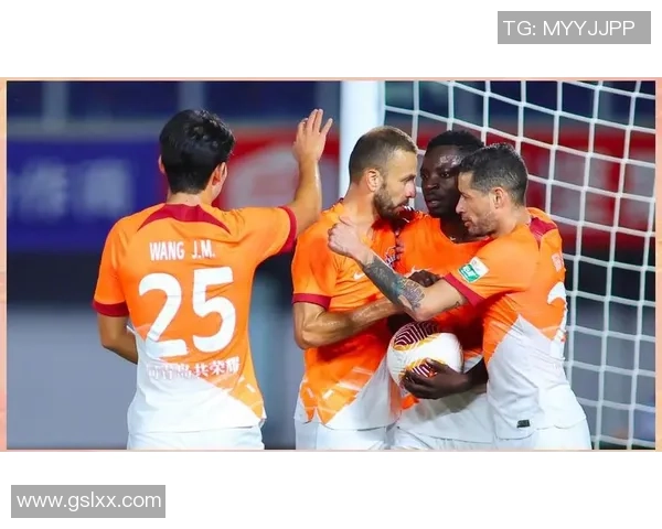 武汉三镇巅峰对决再燃江城绿茵荣耀之战谁能称霸中超赛场