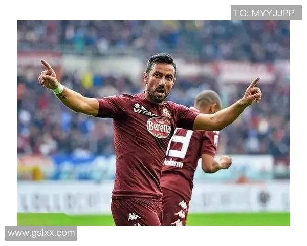 米罗斯拉夫·克洛泽：从绿茵场到传奇射手的辉煌历程与足球影响力